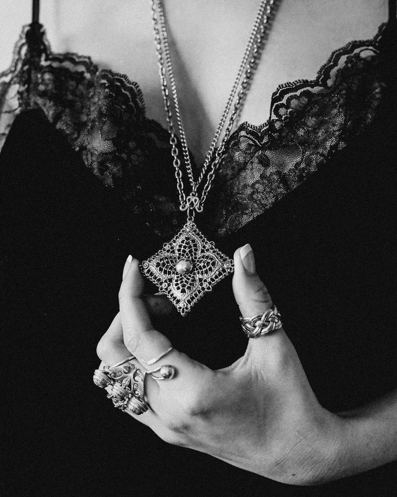 VINTAGE WHITING AND DAVIS VICTORIAN DOUBLE CHAIN PENDANT
