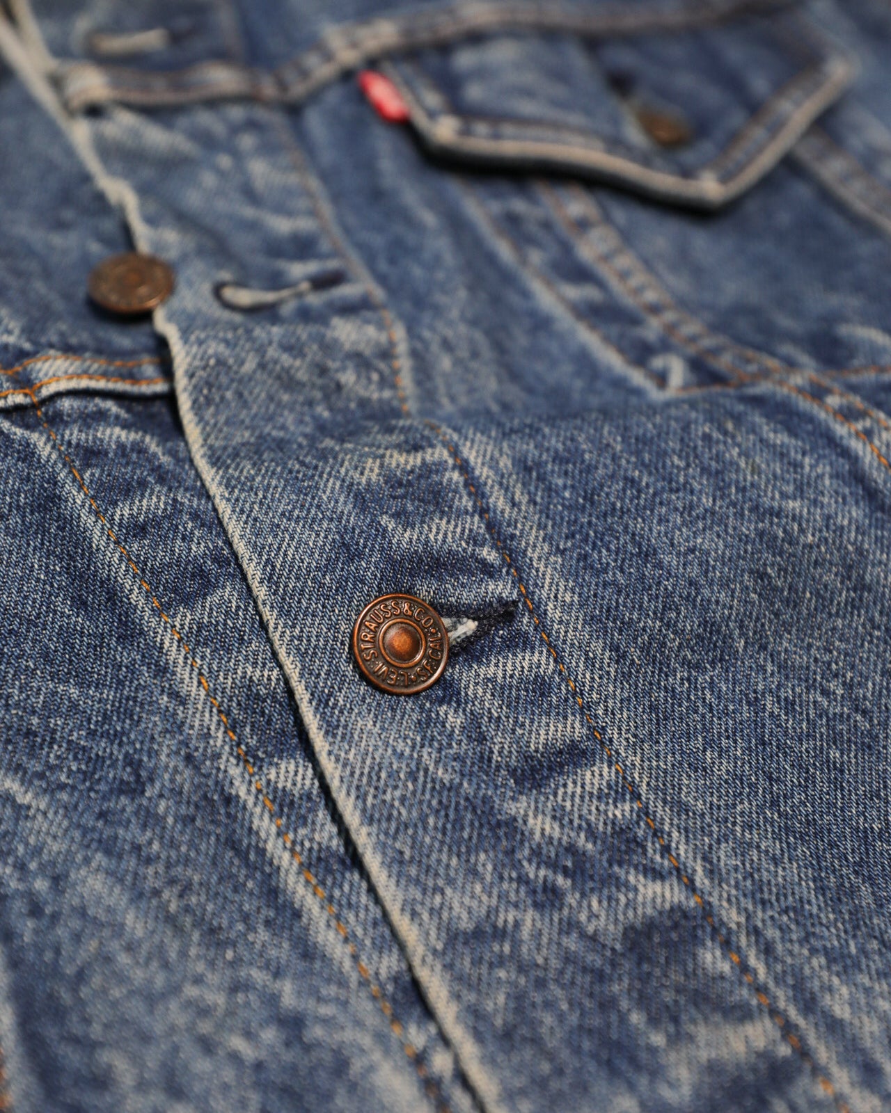 VINTAGE LEVI'S BLUE DEMIN TRUCKER JACKET