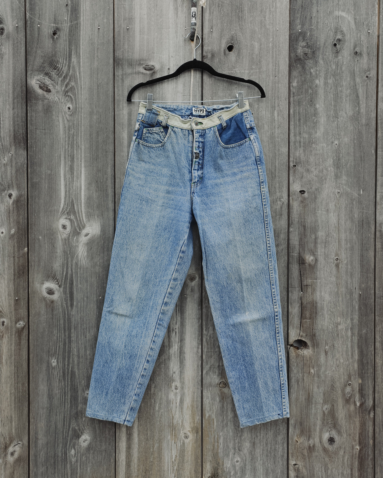 VINTAGE HYPE HIGH RISE MOM JEANS